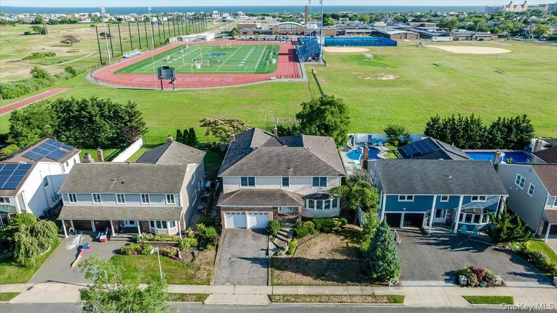 Photo of 330 Harbor Drive