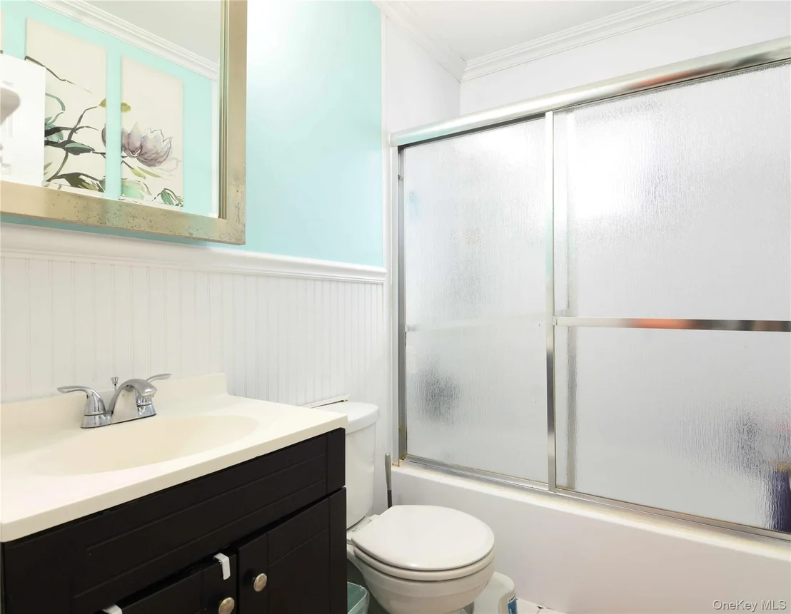 Photo of Unit 39B at 2453 Union Boulevard