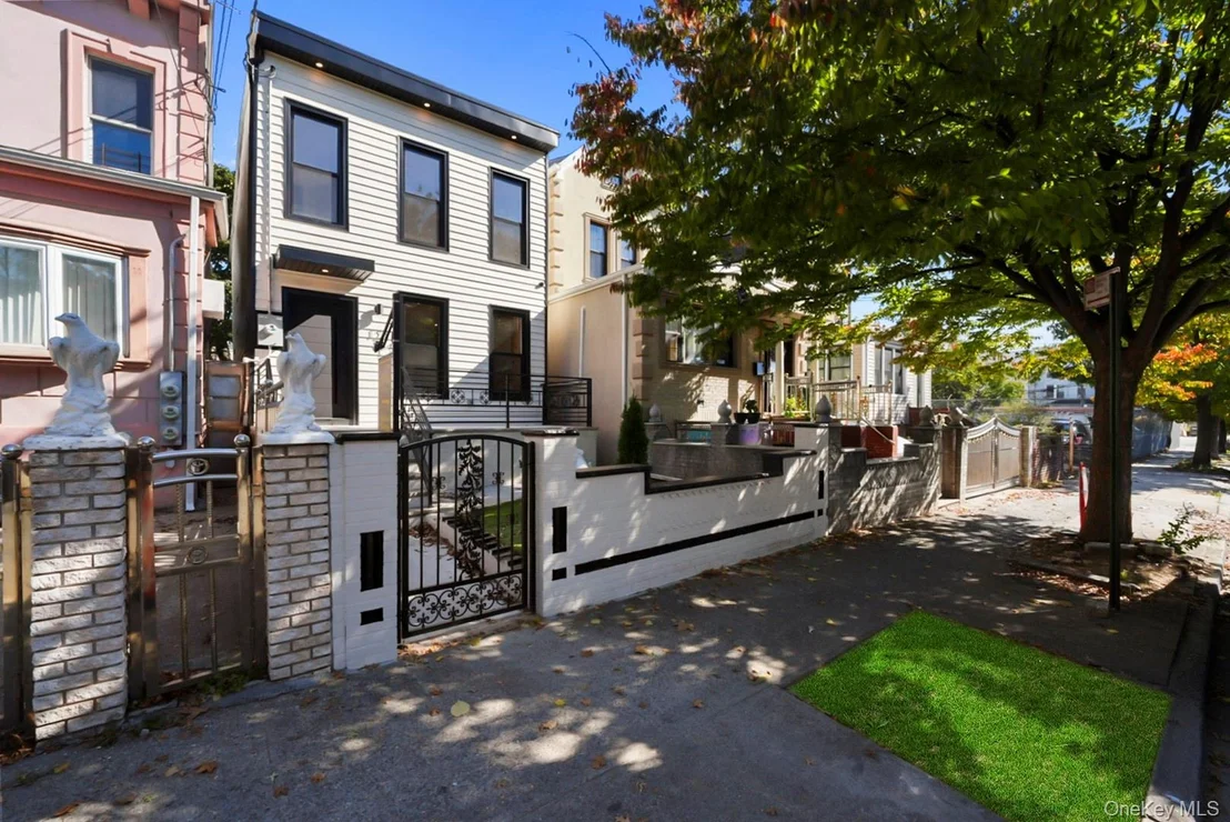 Photo of 127 Crystal Street