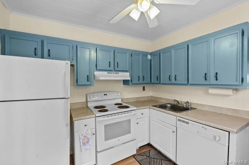 Photo of 84 Riviera Drive