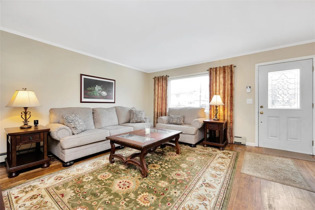 Photo of 40 Maple Avenue