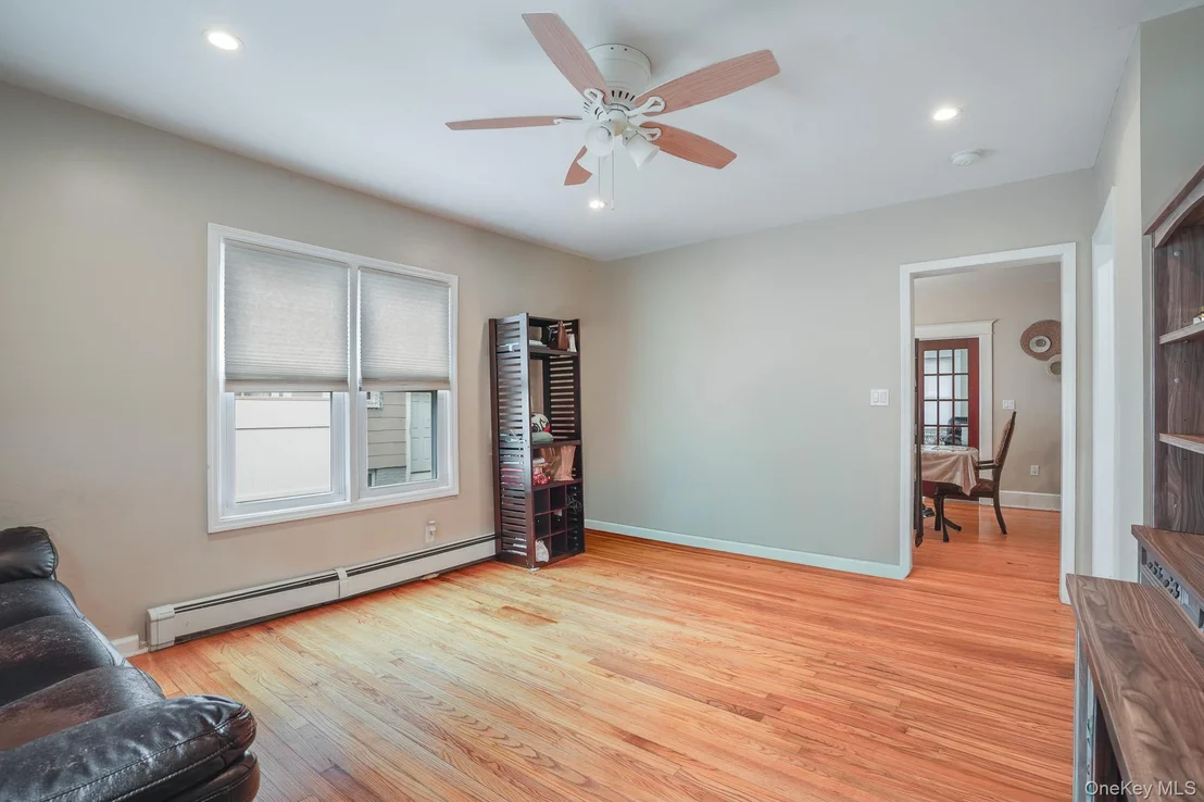 Photo of 609 Washington Street
