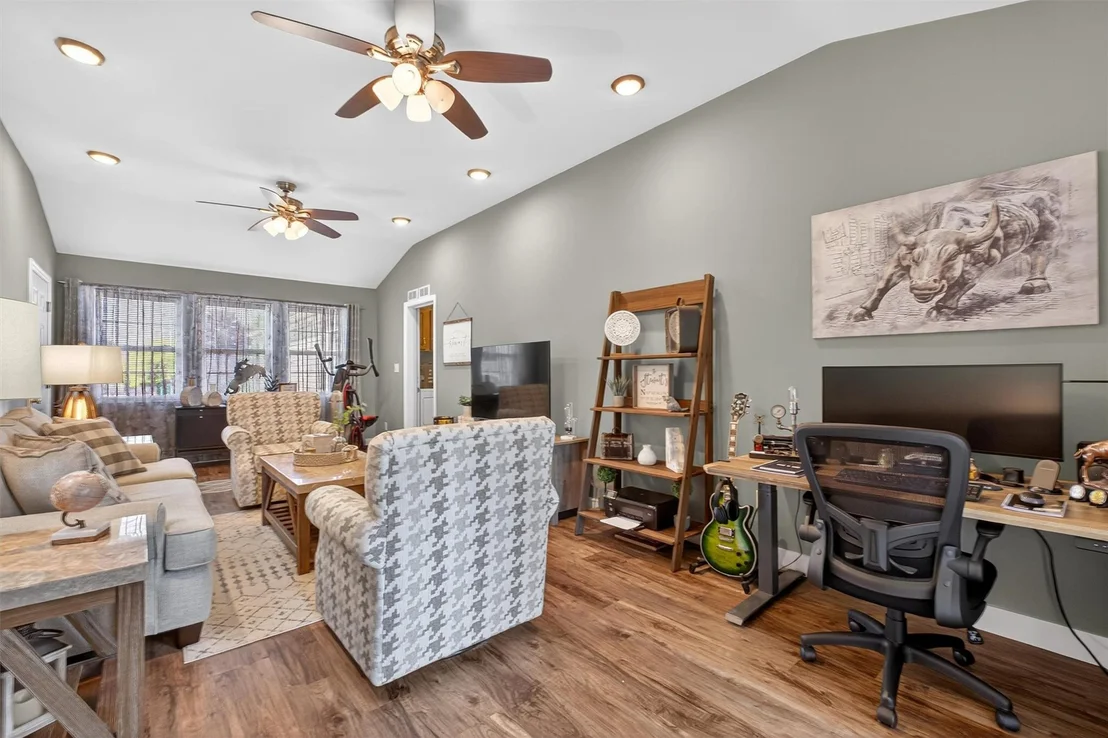 Photo of 99 Vero Drive