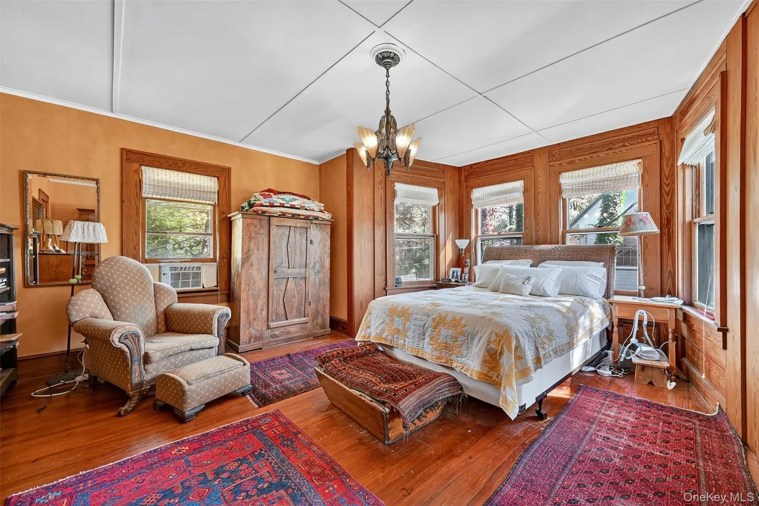 Photo of 48 River Road