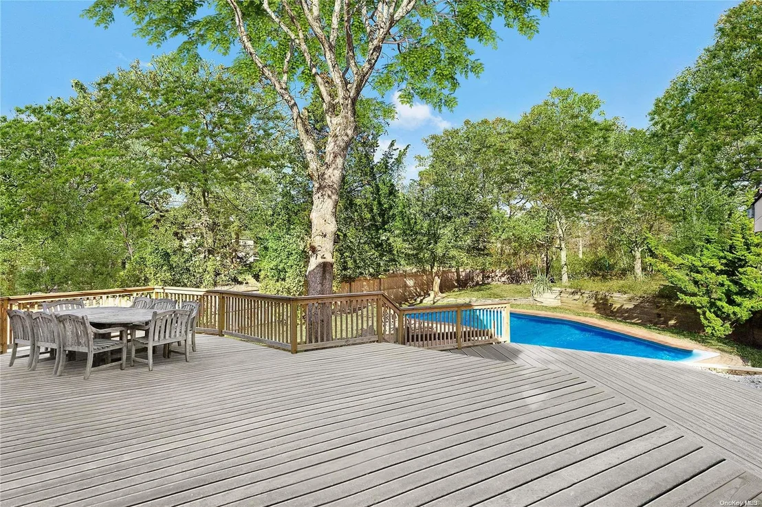 Photo of 16 Peconic Road