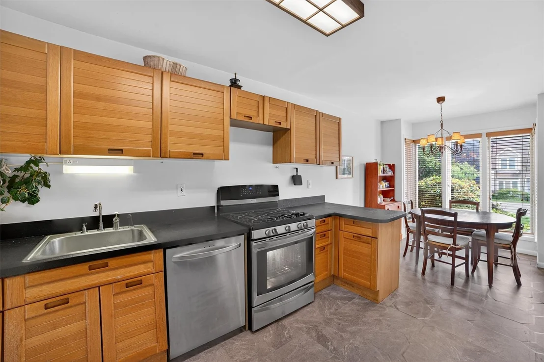 Photo of 32 Spring Pond Drive