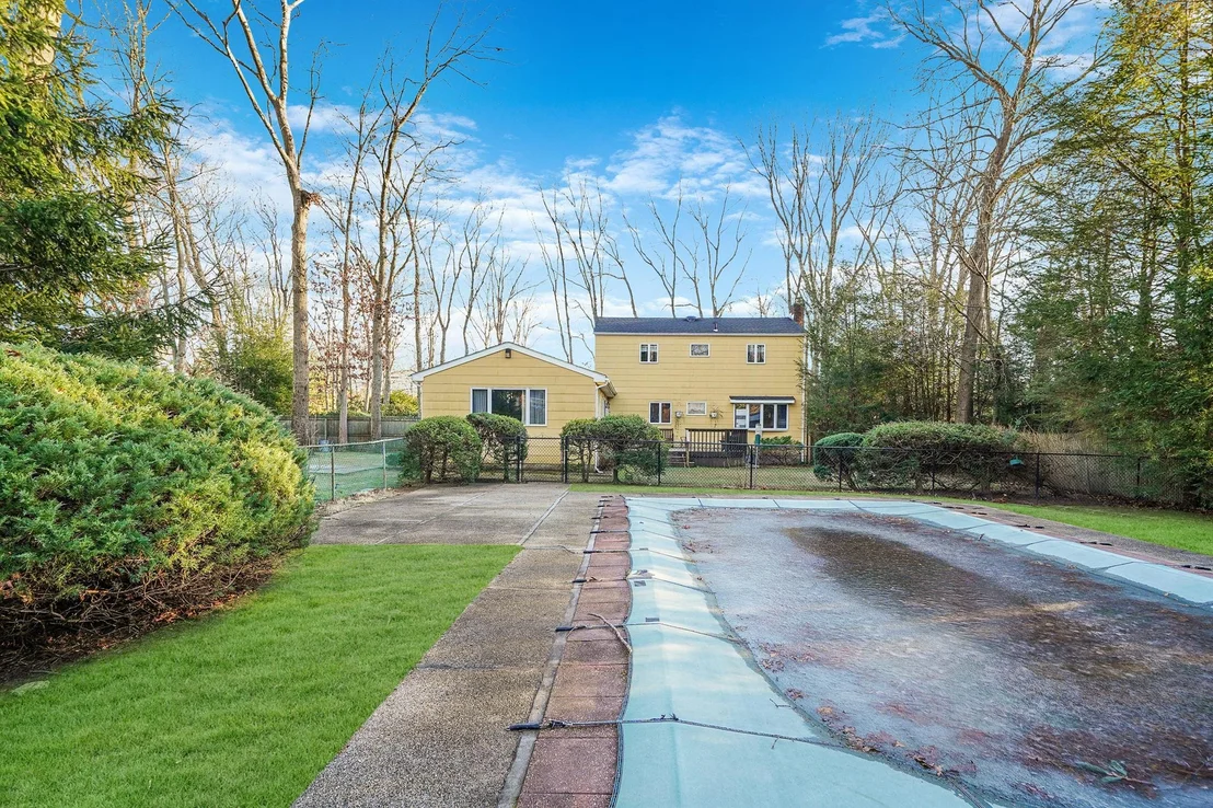 Photo of 5 Knob Hill Drive