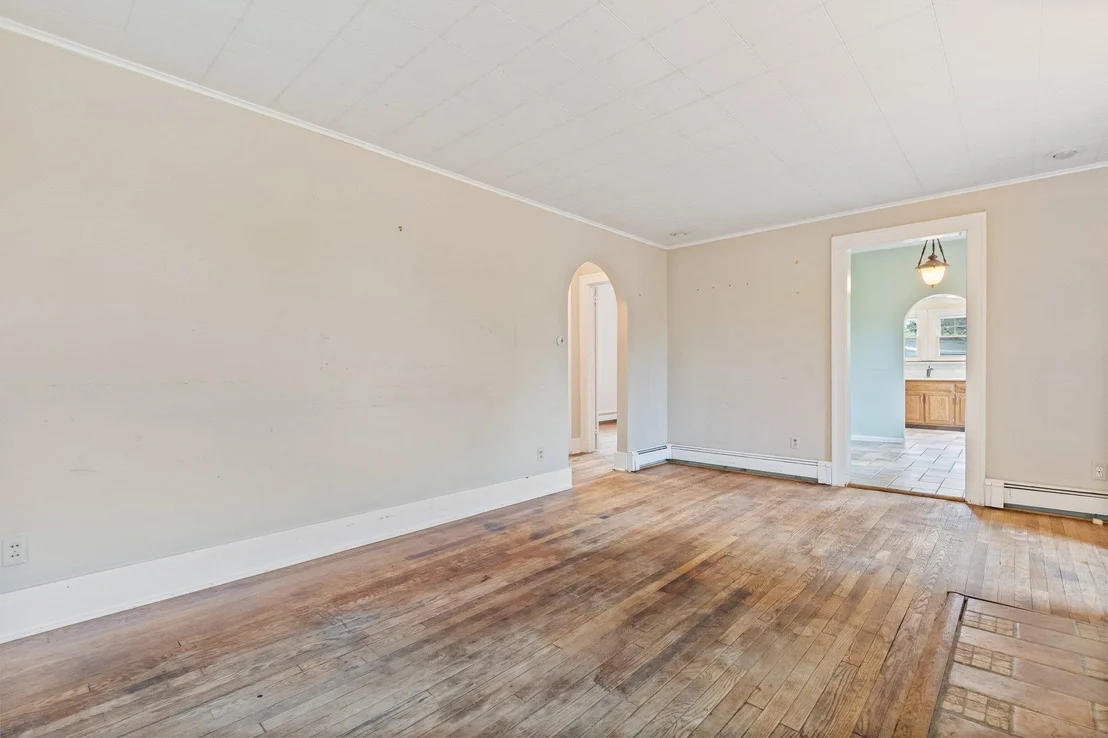 Photo of 803 Oakwood Drive