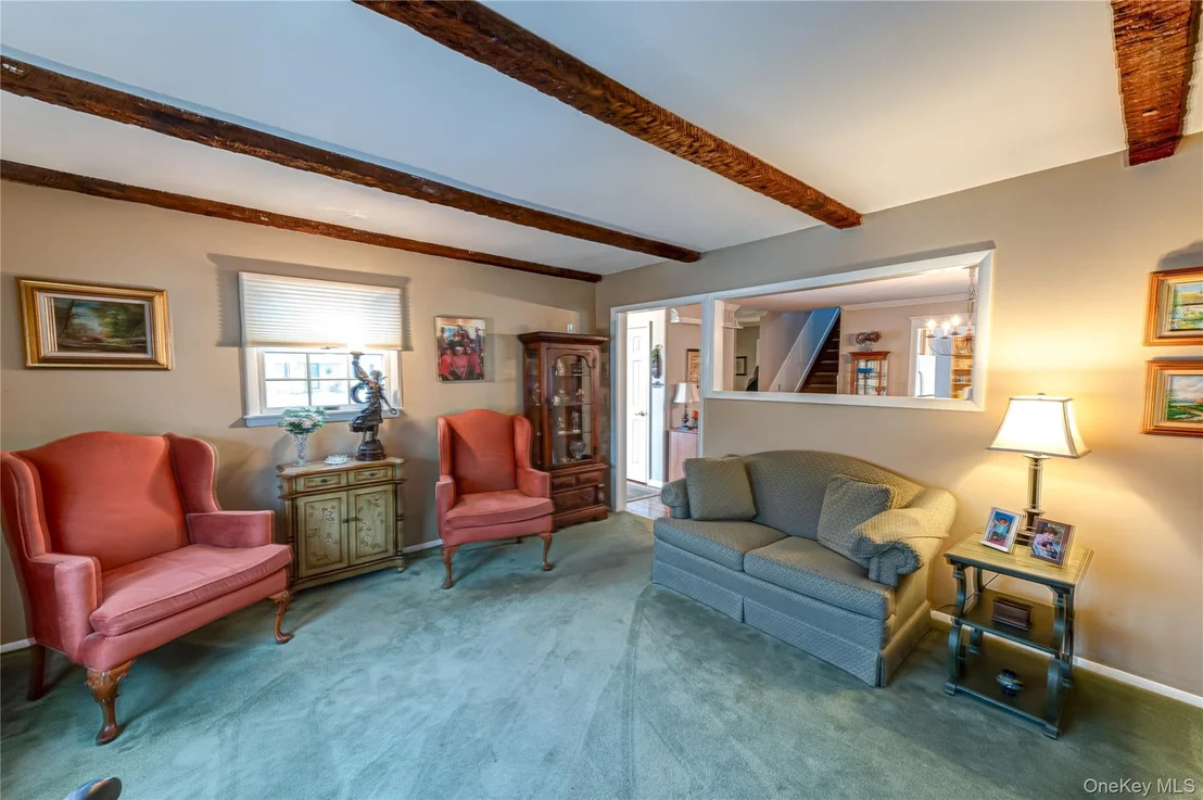 Photo of 33 Maple Avenue