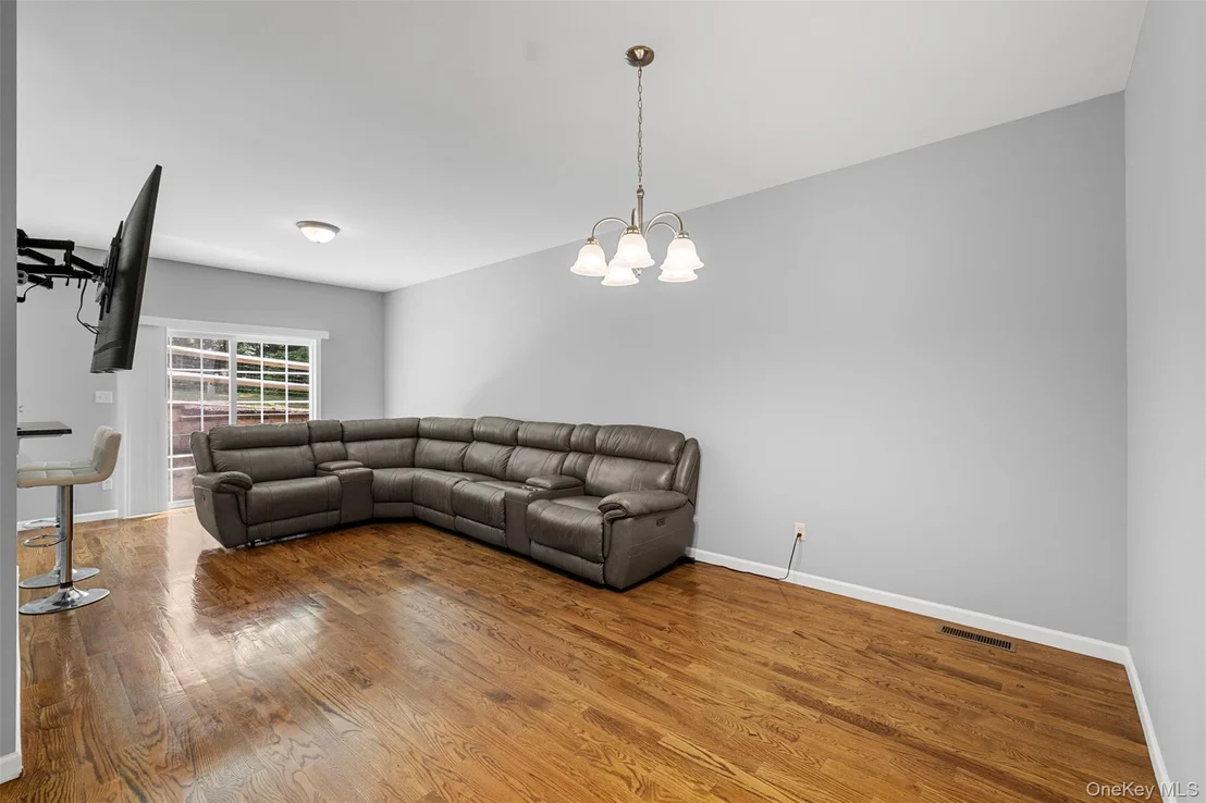 Photo of 28 Pinto Road W