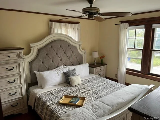 Photo of 10 Oakwood Boulevard