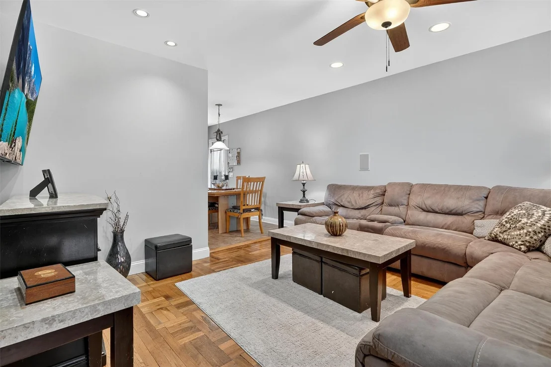 Photo of 767 Clarence Avenue
