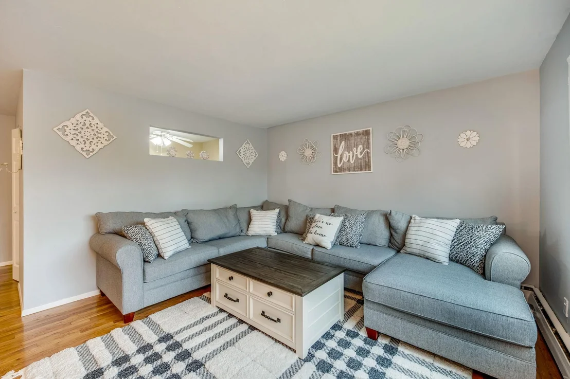 Photo of Unit 37A at 2453 Union Boulevard