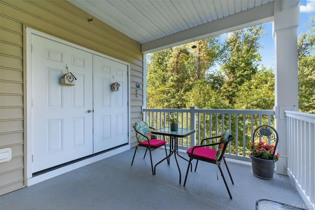 Photo of 423 Regency Drive