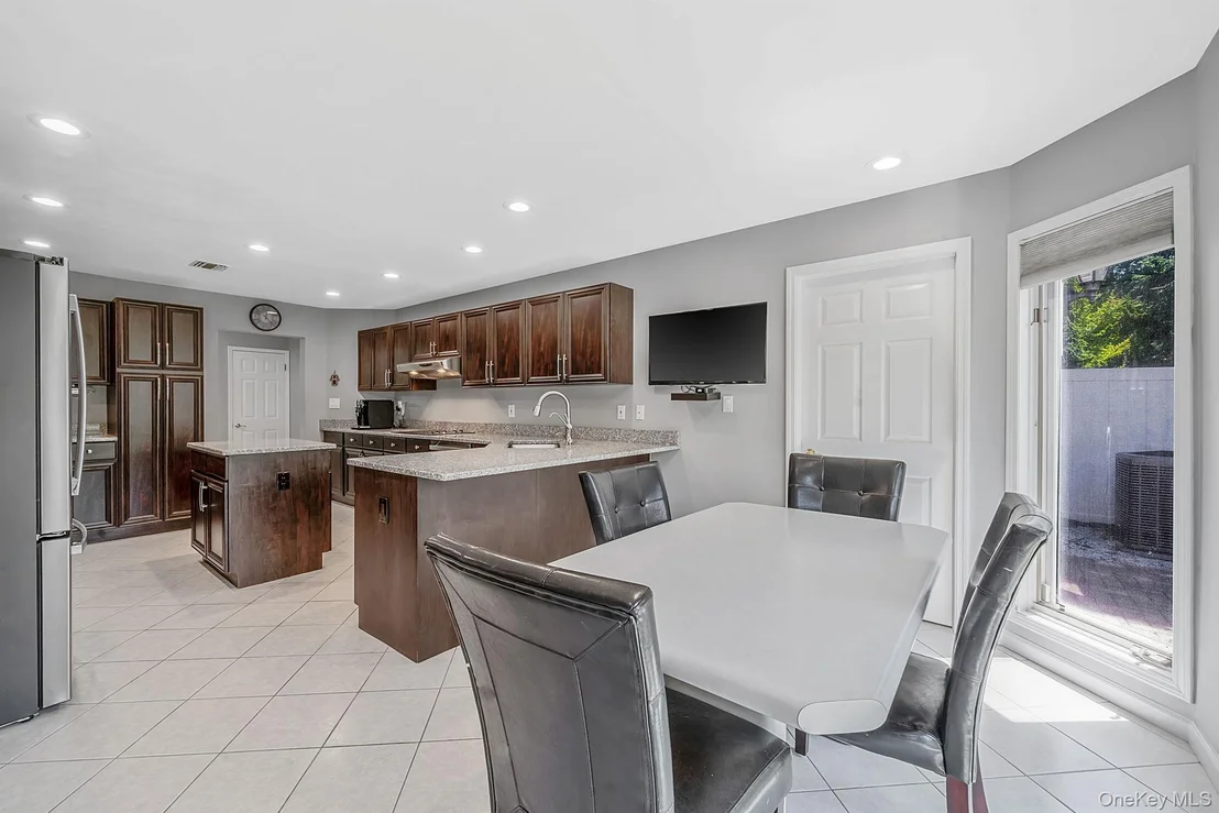 Photo of 86 Hamlet Drive