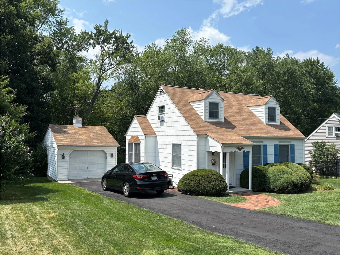 Photo of 21 Kinderhook Drive