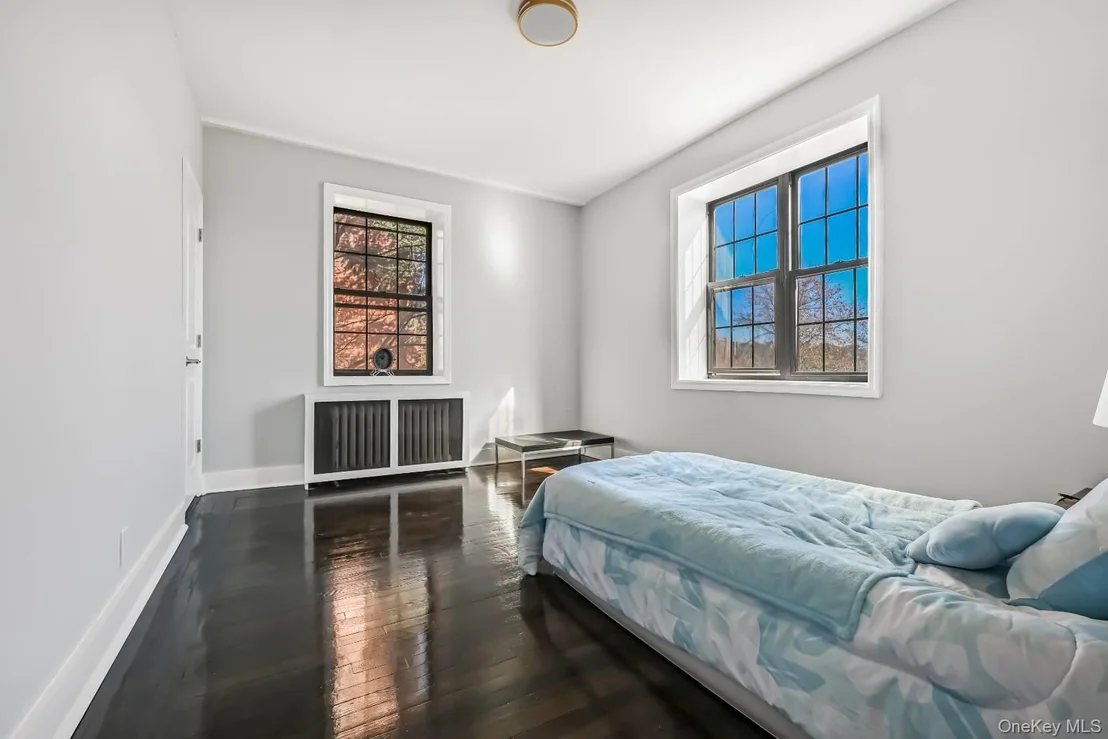 Photo of Unit 2B at 828 Bronx River Road