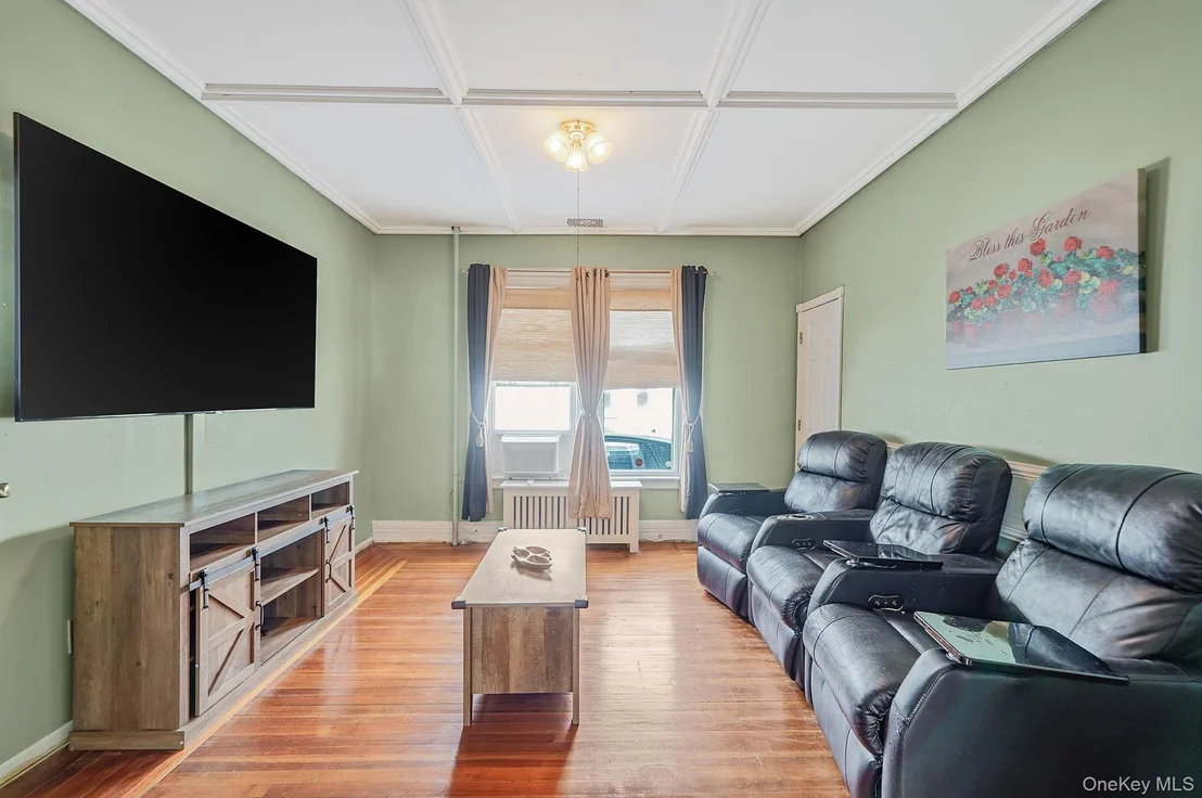 Photo of 74 Maple Avenue