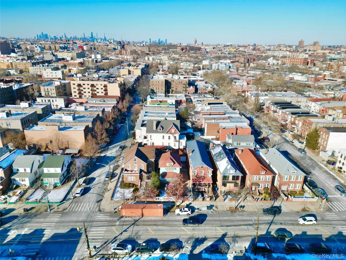 Photo of 871 Linden Boulevard