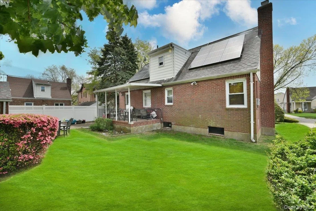 Photo of 246-35 85th Road