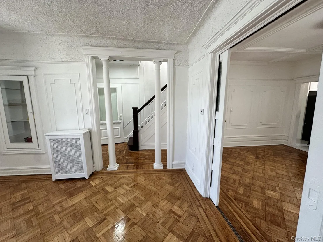 Photo of 278 Eldert Lane