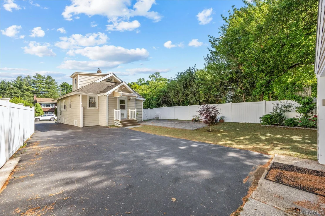 Photo of 15 Pershing Avenue