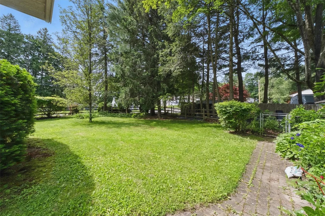 Photo of 55 Stephanie Lane