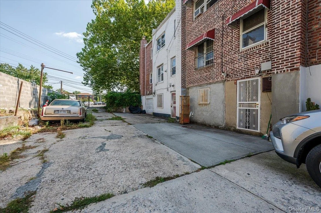 Photo of 1181 Grenada Place