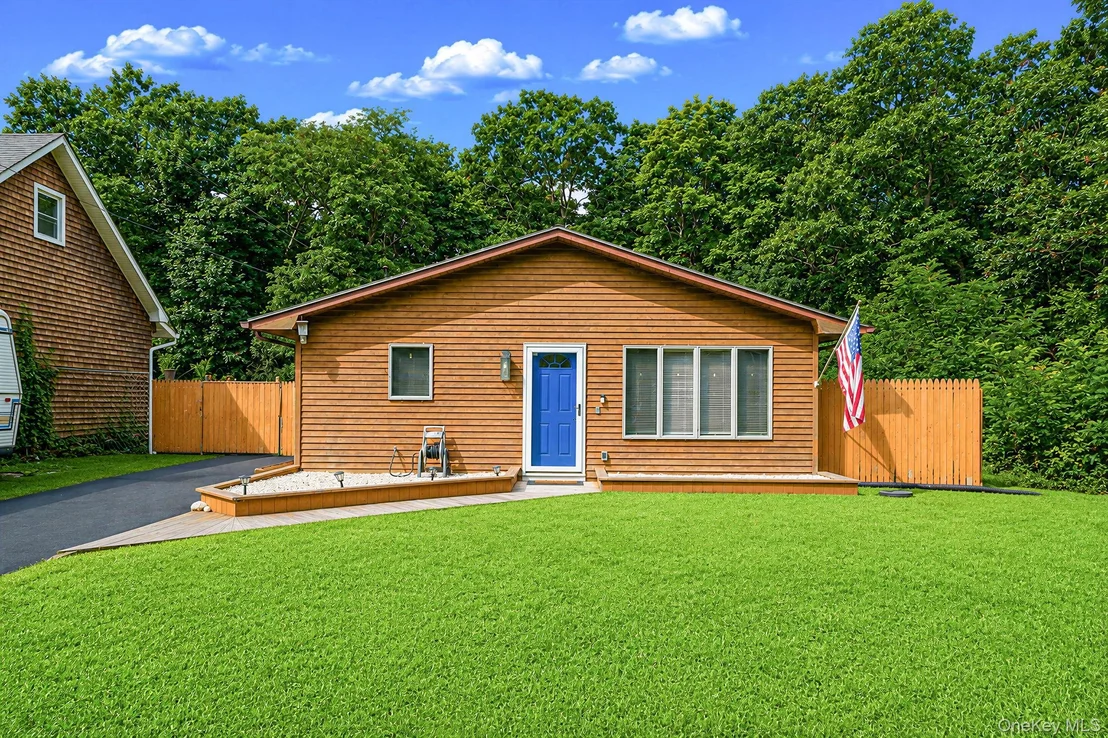 Photo of 43 Wavecrest Drive