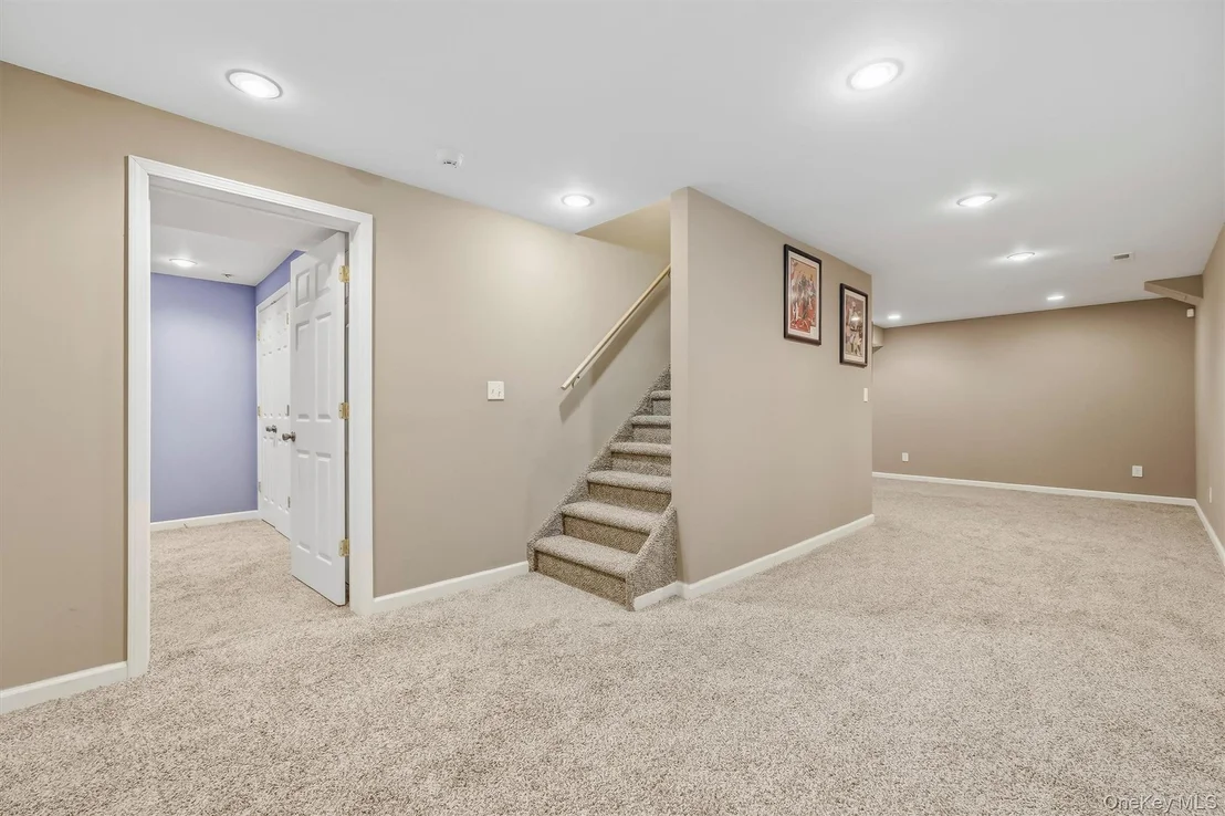 Photo of 32 Robinson Lane