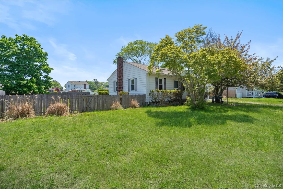 Photo of 115 Chapel Avenue