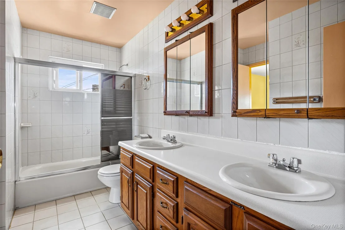 Photo of 37 Evergreen Avenue