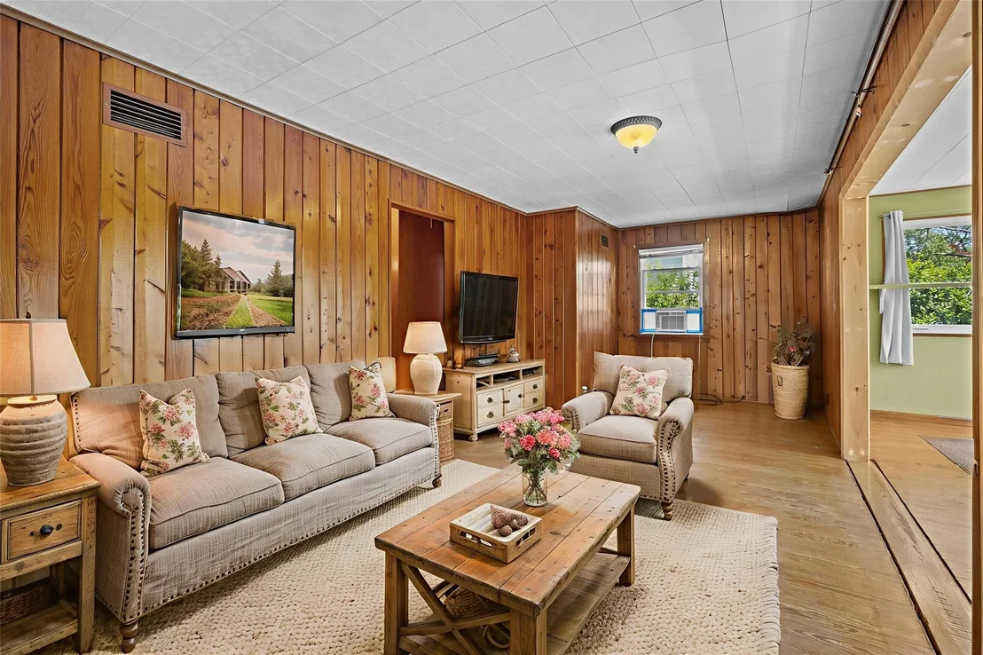 Photo of 65 Lakeside Road