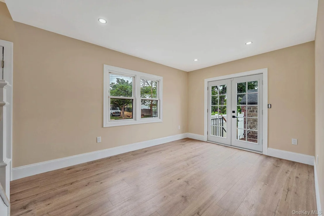 Photo of 87 Sobro Avenue