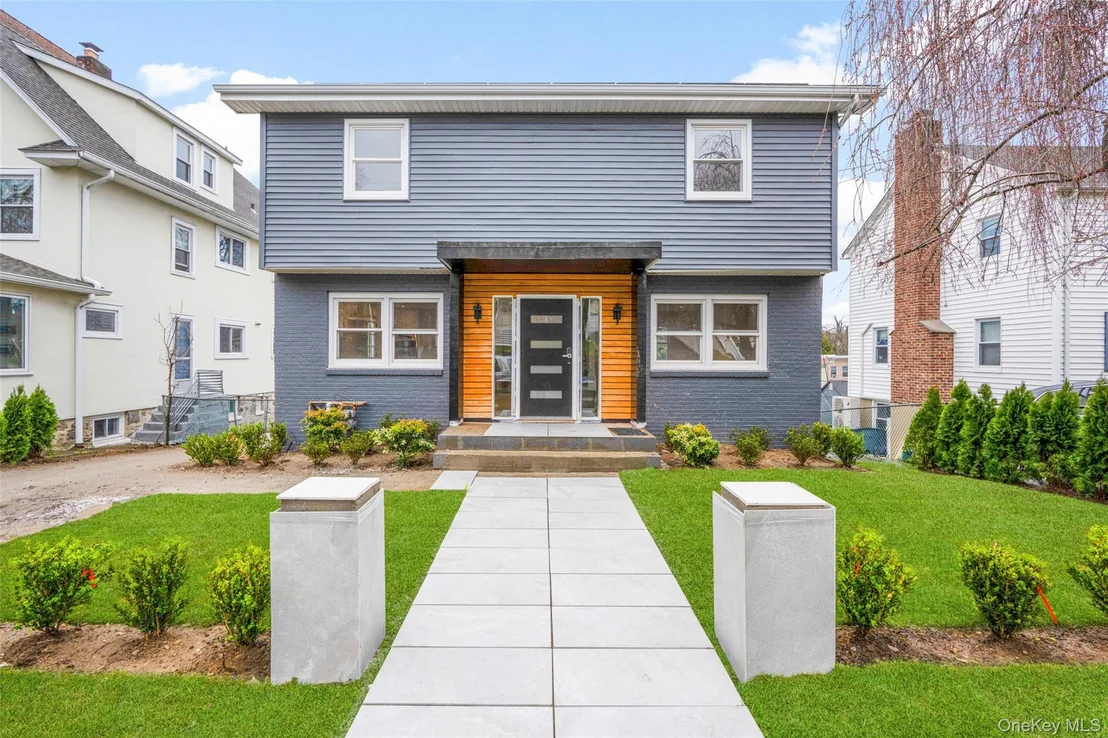 Photo of 313 Sixth Avenue