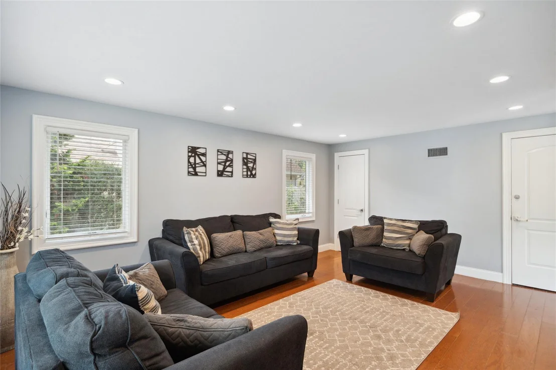 Photo of 2126 Cayuga Drive