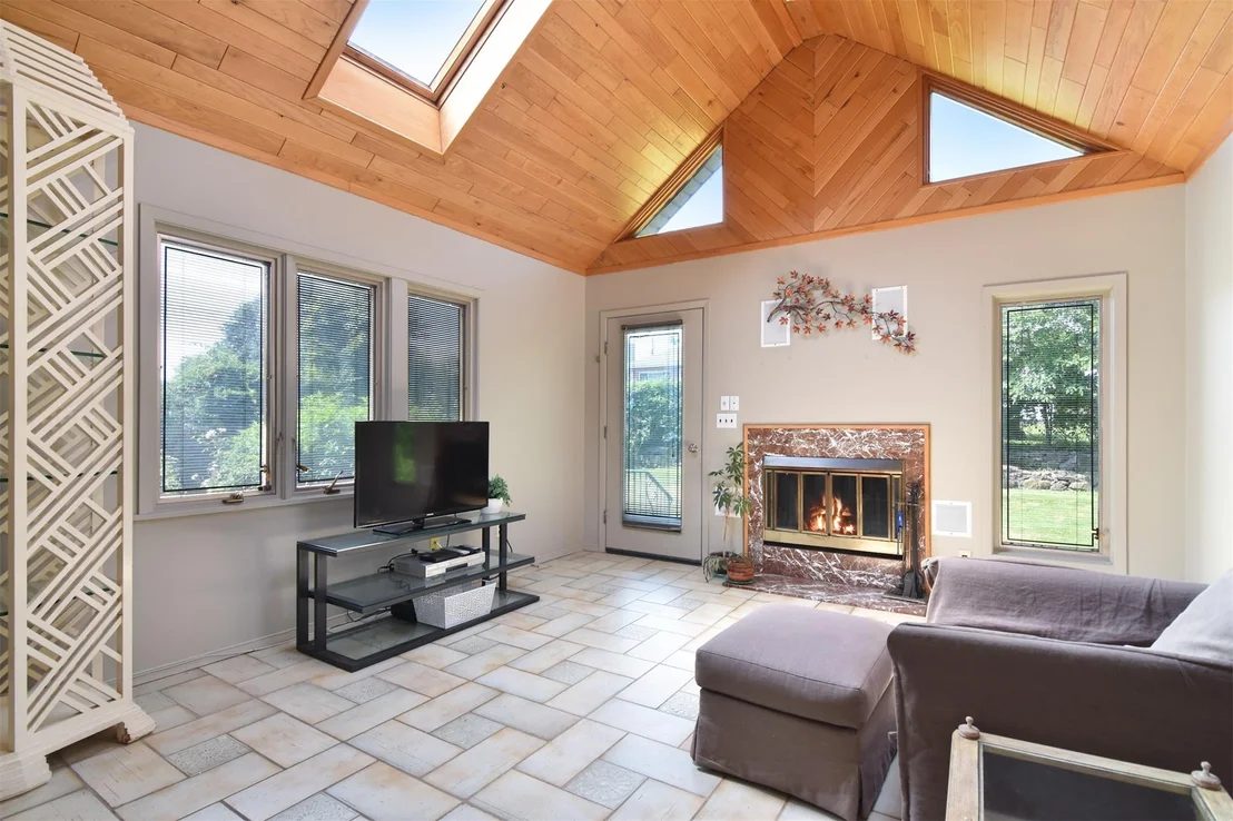 Photo of 164 Roundhill Drive