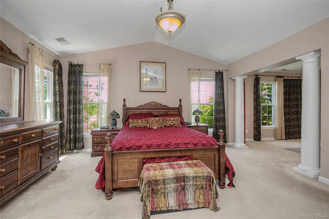 Photo of 760 Huntington Drive