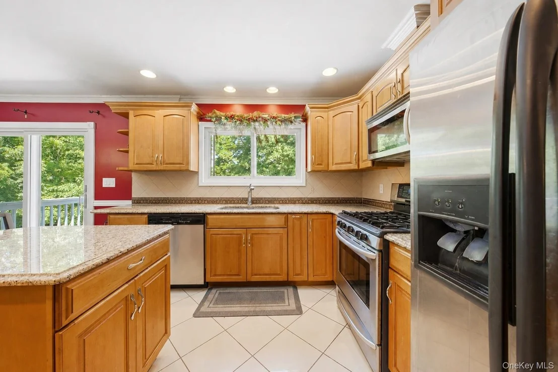 Photo of 785 Sequoia Drive