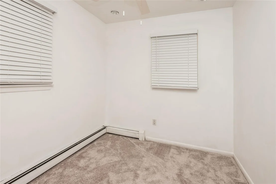 Photo of 120 Lynbrook Drive