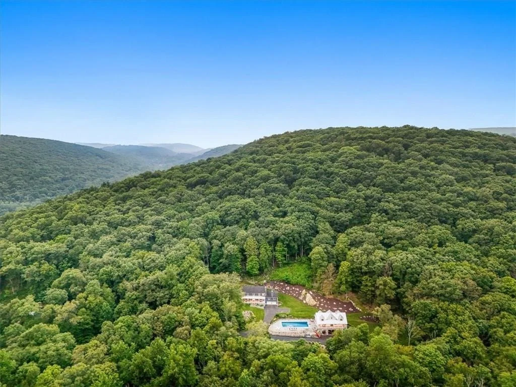 Photo of 25 Red Oak Lane