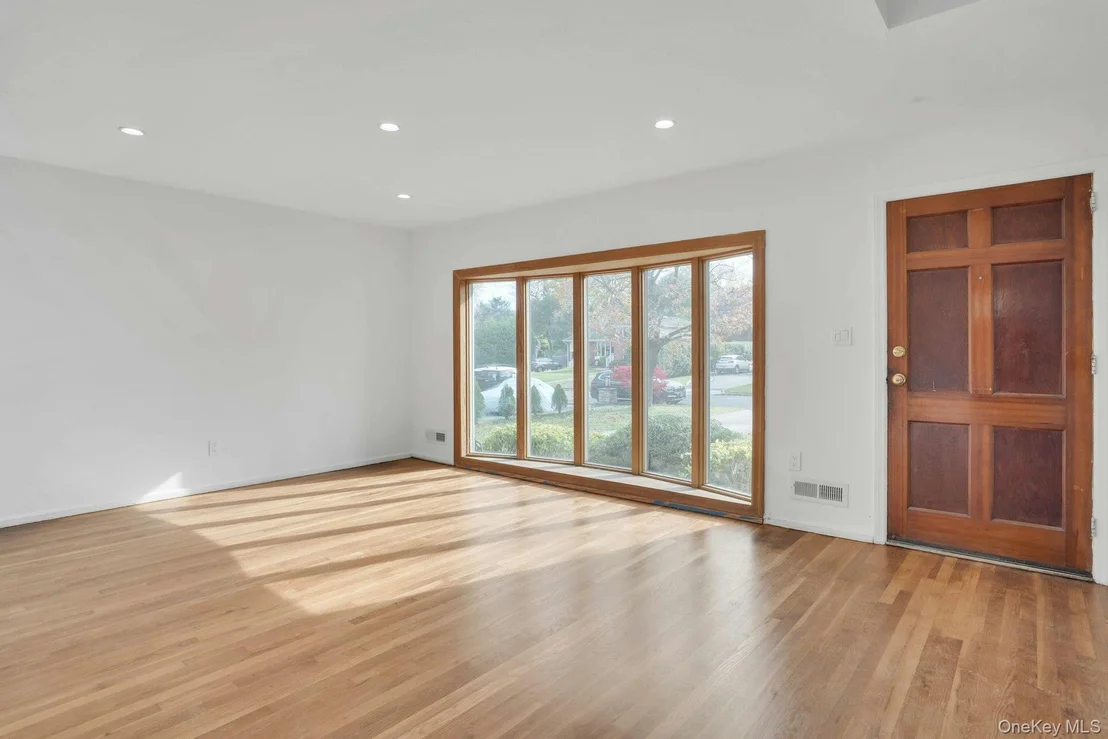 Photo of 44 Delaware Avenue