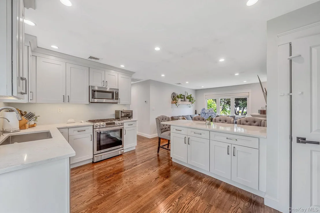 Photo of 8 Gedney Avenue