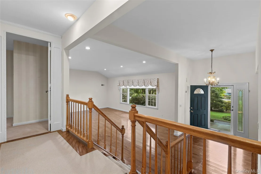 Photo of 21 Iroquois Trail
