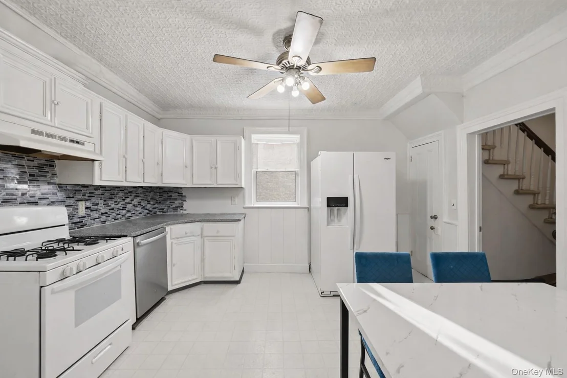Photo of 19 W Maple Avenue