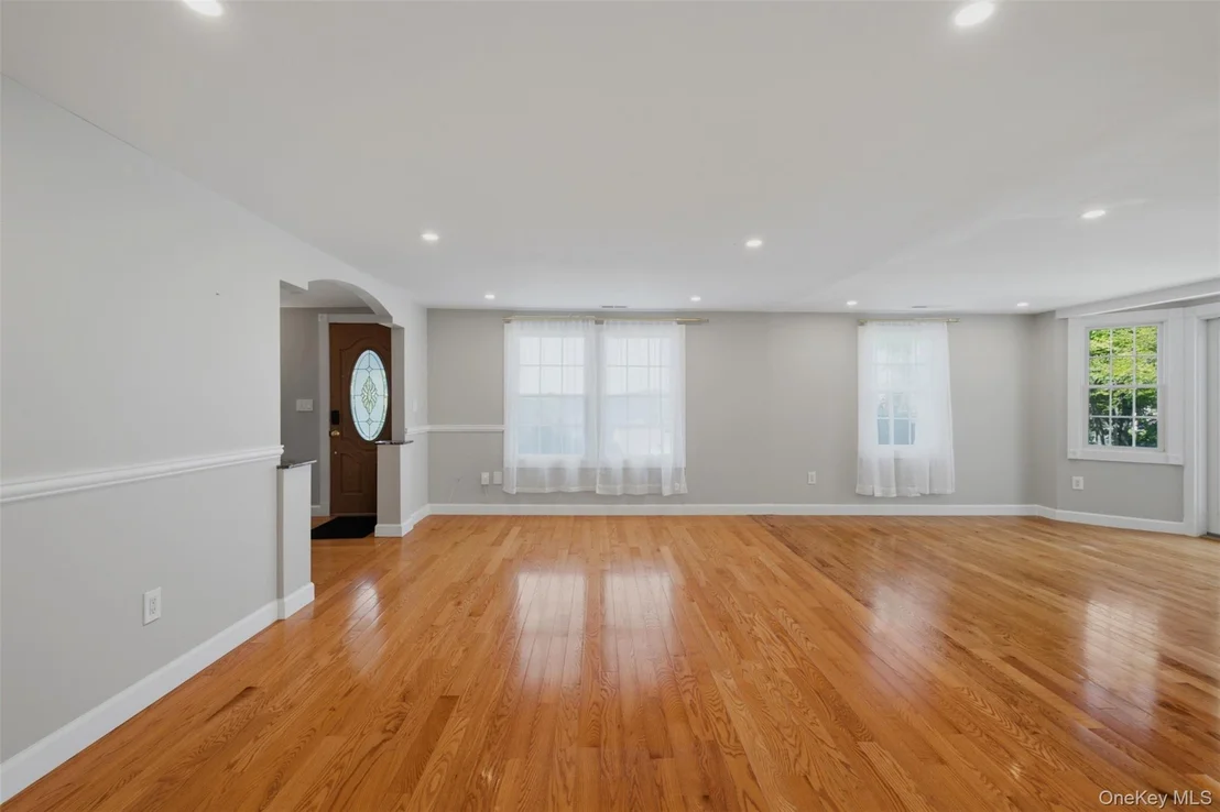 Photo of 12 Leeside Road