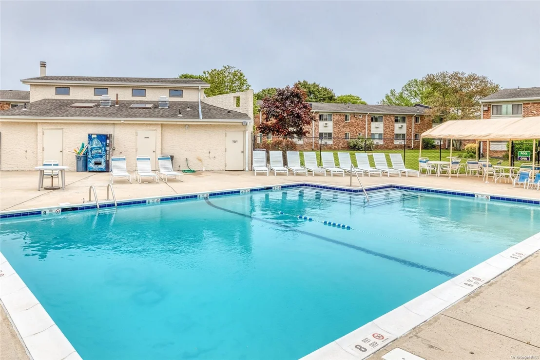 Photo of Unit 9A at 2449F Union Boulevard