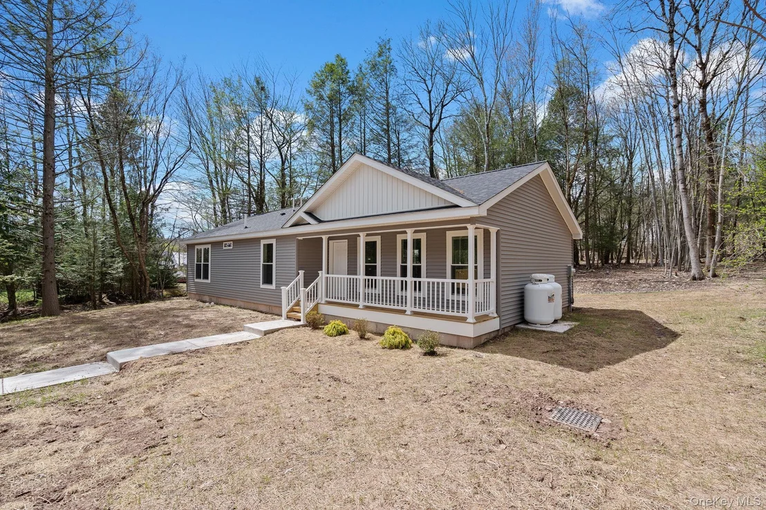 Photo of 45 Pinehurst Drive W