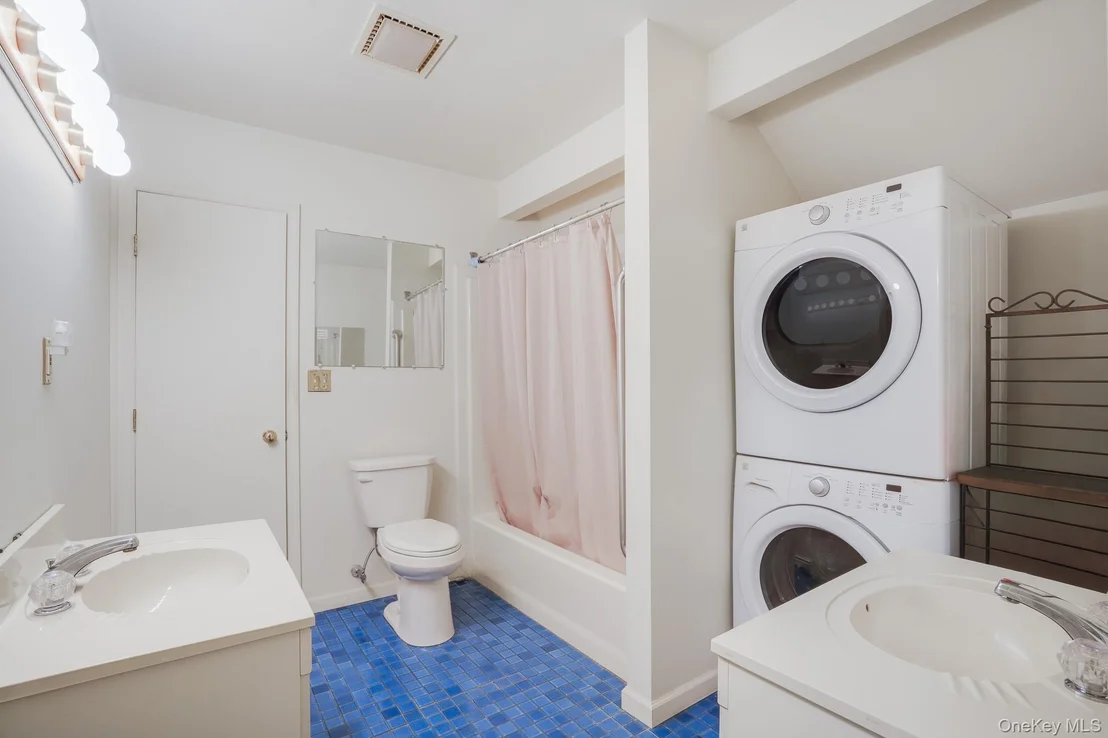 Photo of 8 Kingwood Park