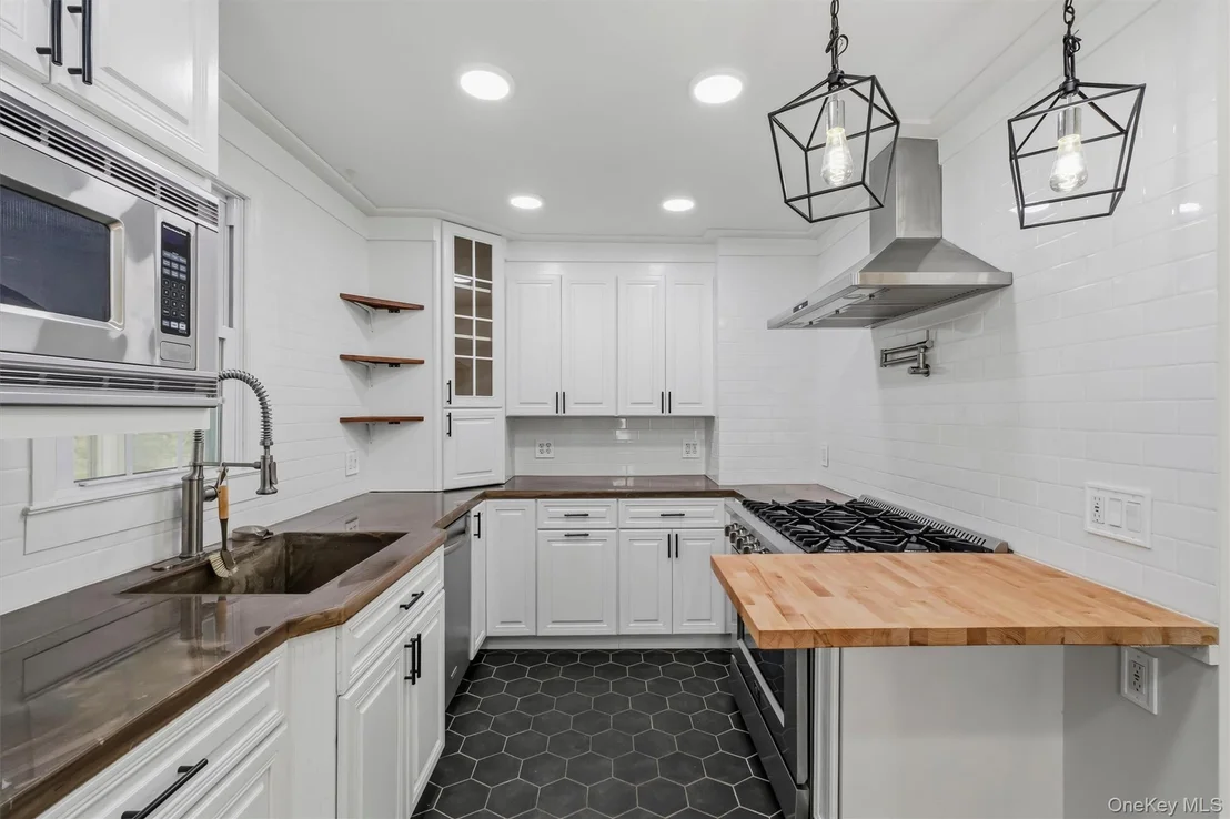 Photo of 3 Kinderhook Drive